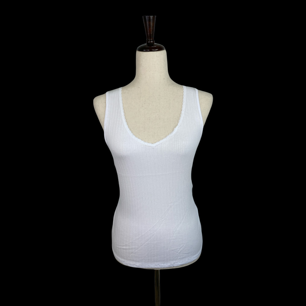 NEW Ambiance White Rib Lace Hem V-Neck Tank Size Large